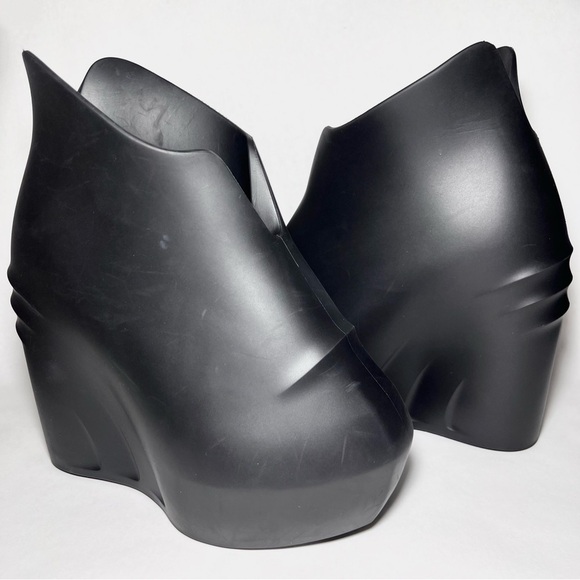 Givenchy Monumental Mallow Wedge Platform Boots in Black - Picture 2 of 7